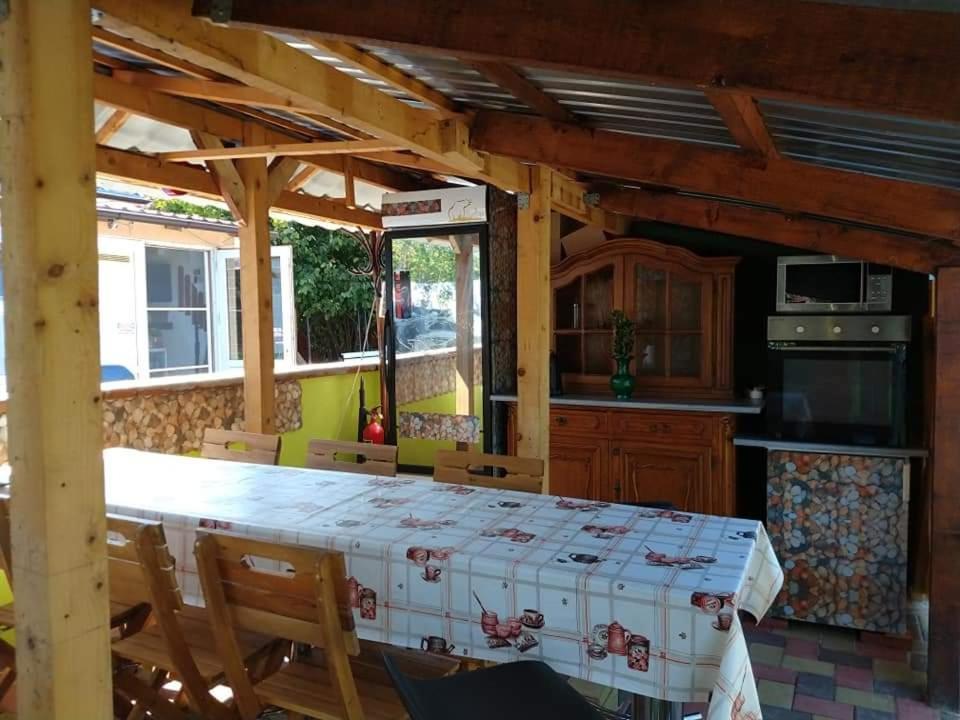 Hostel Pascalis Alesd Exterior photo