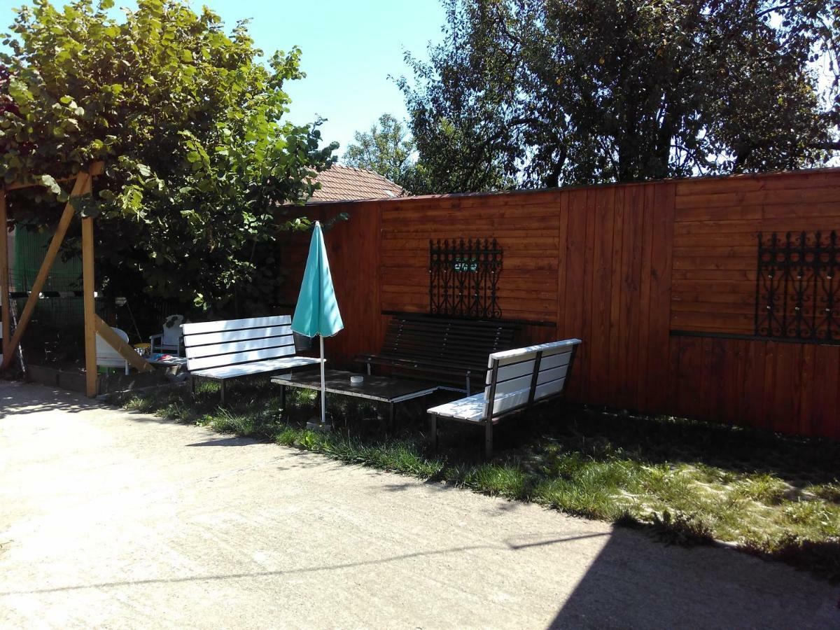 Hostel Pascalis Alesd Exterior photo